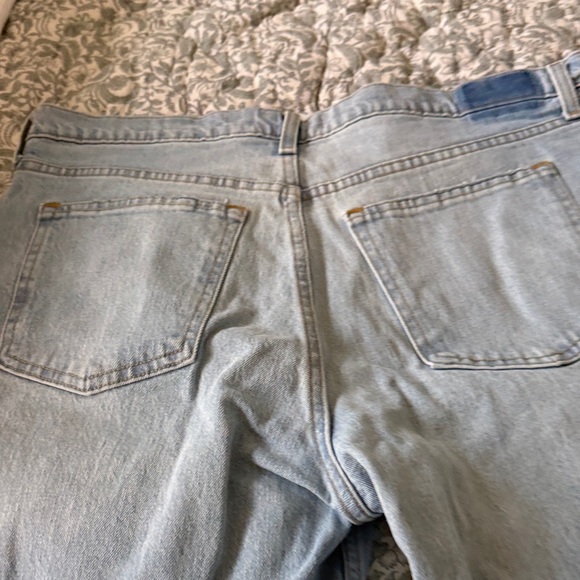 Abercrombie & Fitch Light Blue The 90’s Ultra High Rise Jeans Size 33 - Picture 3 of 3
